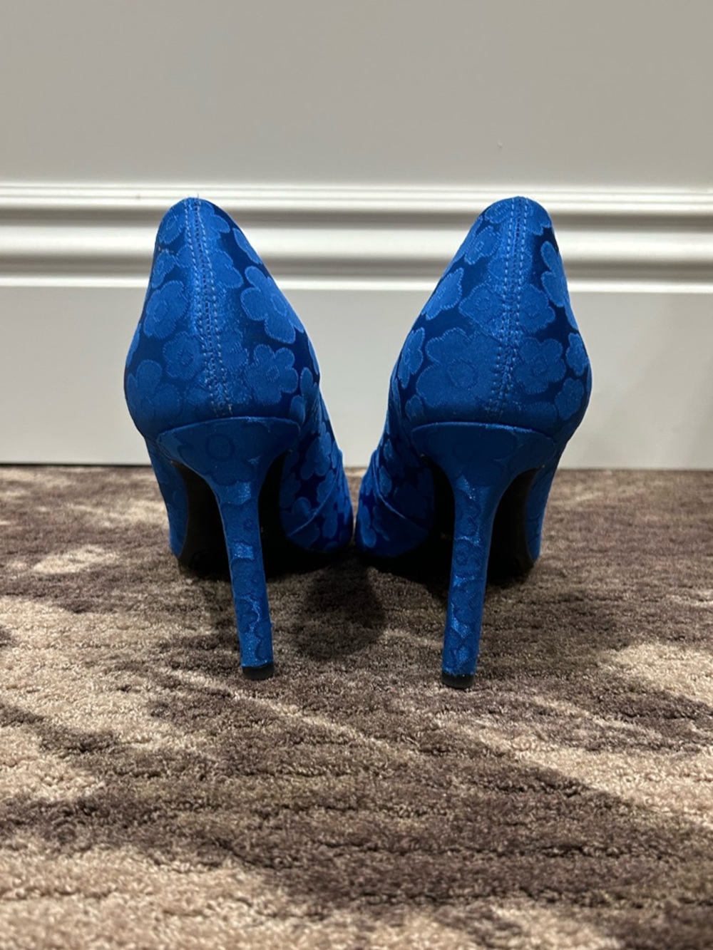 Gianni Bini Bright Blue Floral Pointed-Toe Heels Size 7.5 - Picture 5 of 9
